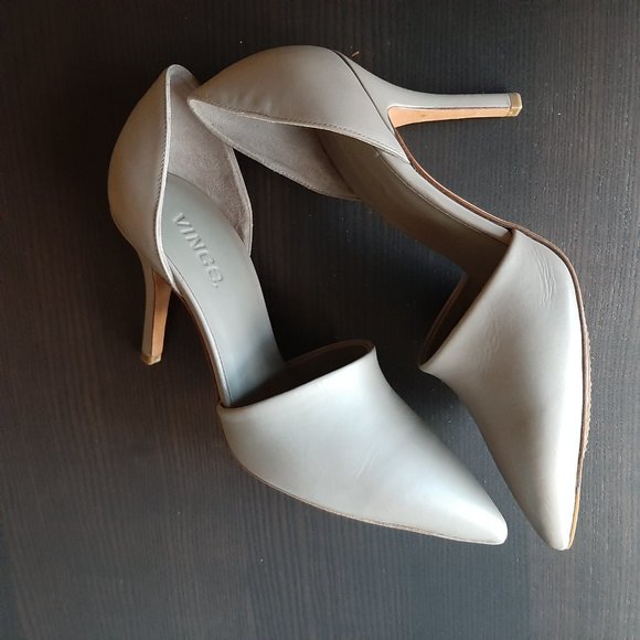 NWOT Classy Vince D'orsay Heels - Picture 7 of 7